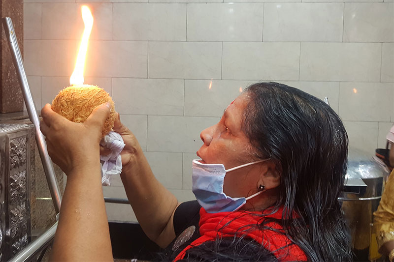 යුක්තිය වෙනුවෙන් සන්ධ්‍යා එක්නැළිගොඩ දෙවියන් යදියි