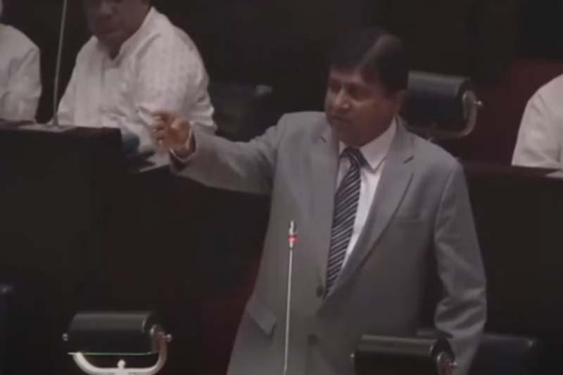 හදිසි නීතිය ගෙනාවේ කැමැත්තෙන් නෙමෙයි - විජයදාස රාජපක්ෂ (VIDEO)