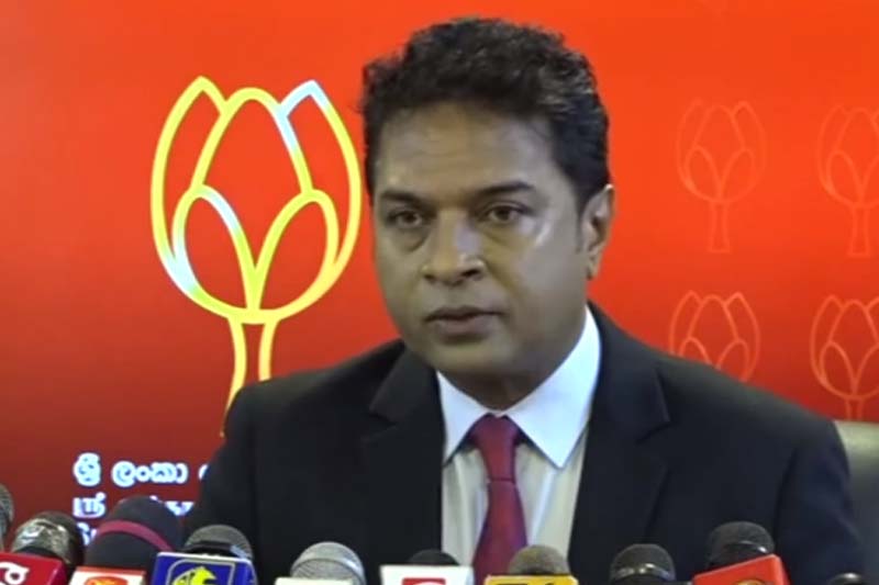 විමසිල්ලෙන් ඉන්න! පොහොට්ටු ලේකම් ජනතාවගෙන් ඉල්ලයි (VIDEO)