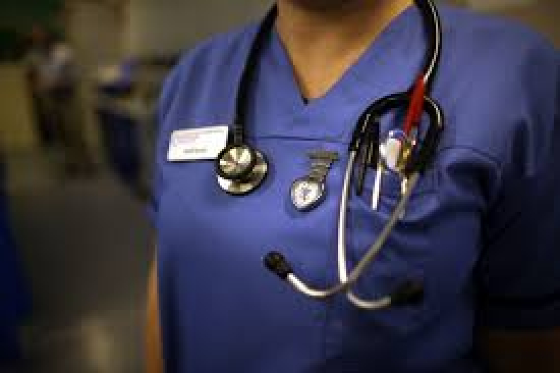 විශේෂඥ වෛද්‍යවරුන් 726 දෙනෙකු, හෙද හෙදියන් 2800 ක‍් රට හැර යති