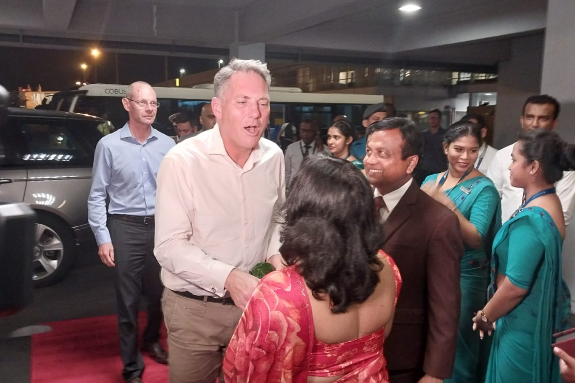 ඕස්ට්‍රේලියානු නියෝජ්‍ය අග්‍රාමාත්‍යවරයා දිවයිනට