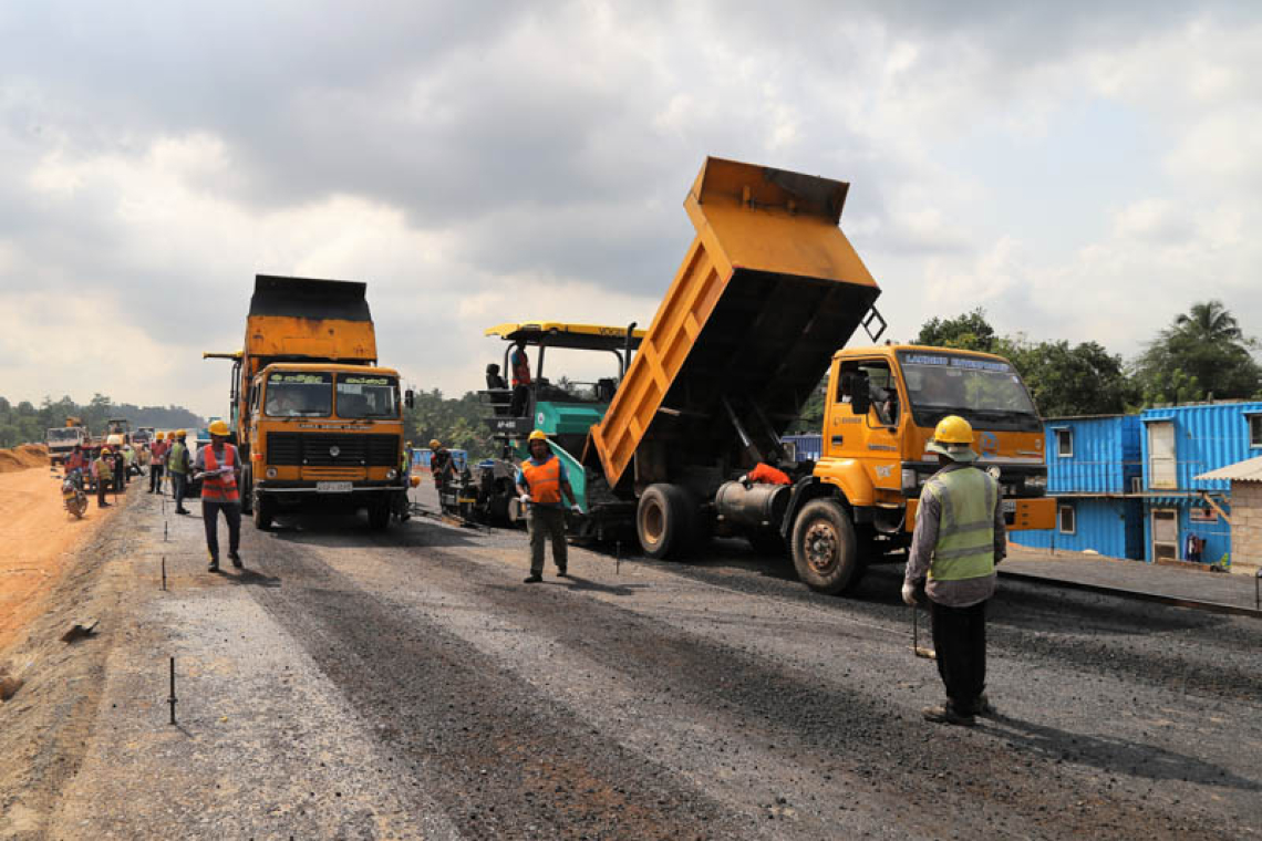 උතුරු මැද මාර්ග පනස් තුනකින් කෝටි 117ක ගැහිල්ලක්... වංචාවට එරෙහි වූ සාමාන්‍යාධිකාරී බලෙන්ම විශ්‍රාම යවලා