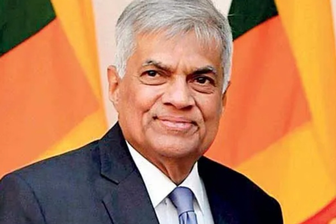දේශපාලනය රිංගුවොත් යෞවන සමාජ සුන්වෙයි! -රනිල්