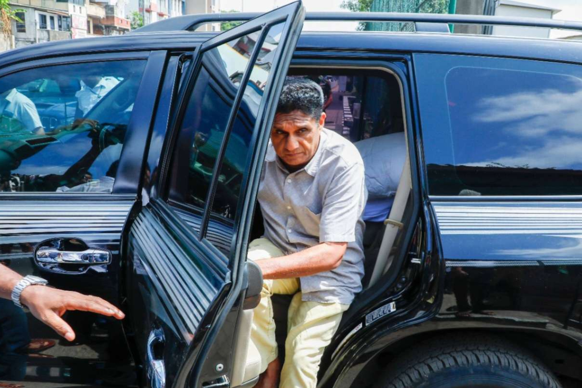  රනිල්ව බලන්න සජිත් බන්ධනාගාරයට