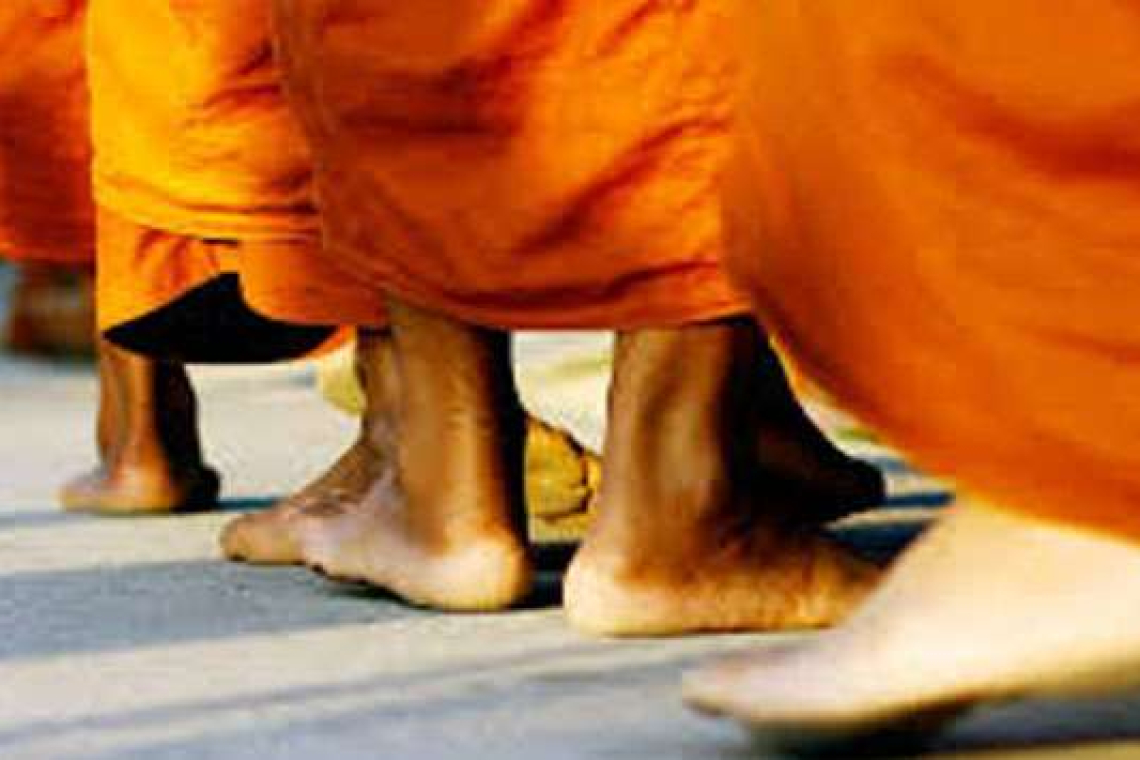 කේබල් රථයක් කඩා වැටී භික්‍ෂුන් හතක් අපවත් වෙති.. තව පිරිසකට බරපතලයි.. කිලෝ 500 ඉක්මවා 13ක් පටවලා..