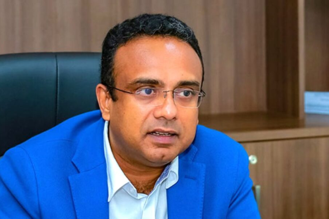 මනුෂ අල්ලස් කොමිසමට පැමිණෙයි