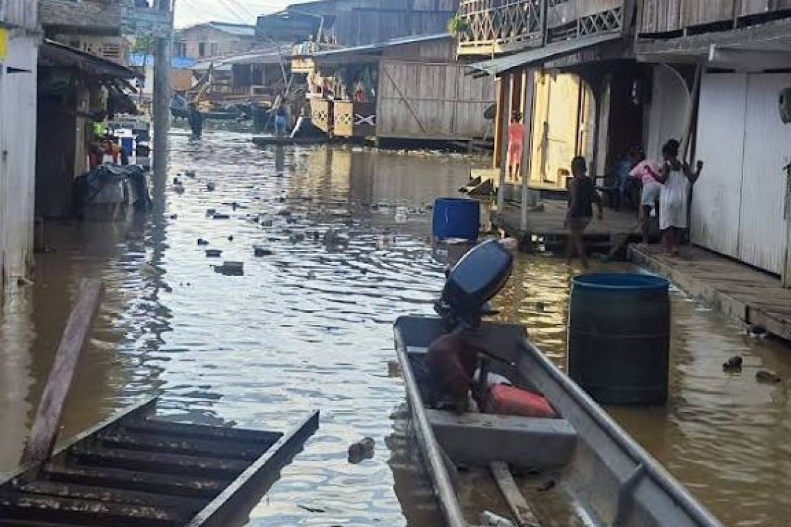 රට වටා ගංගා රැසක් මහා ගංවතුර මට්ටමේ.. ඉවත් වන්නැයි රතු නිවේදන නිකුත් කෙරේ...