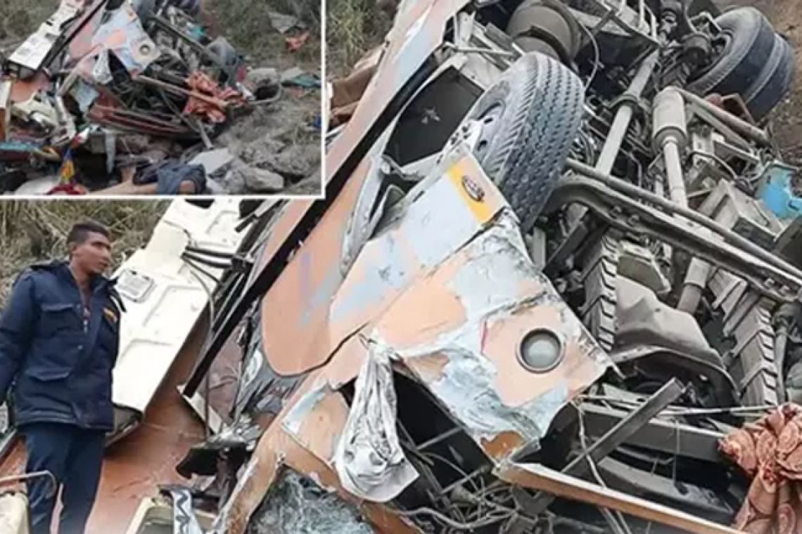 නේපාලයේ බිහිසුණු අනතුරක් - 17ක් මරුට