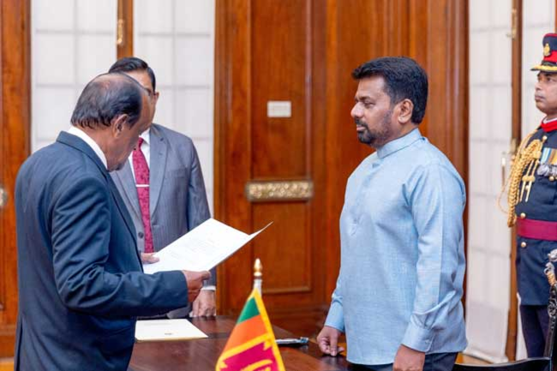 දකුණු පළාත් නව ආණ්ඩුකාරවරයා දිවුරුම් දෙයි