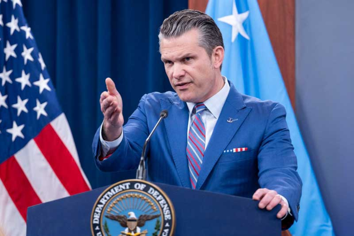 ශ්‍රී ලංකා වෙරළට ඔබ්බෙන් ඉරාන යුද නෞකාවක් ගිල්වා දැමූ බව ඇමෙරිකානු ආරක්ෂක ලේකම් පවසයි