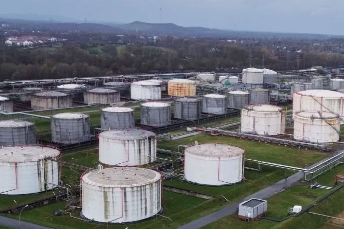 මැදපෙරදිග යුද්ධය හමුවේ ලොව දැවැන්තම තෙල් සංචිතය මුදා හැරීමට IEA තීරණය කරයි