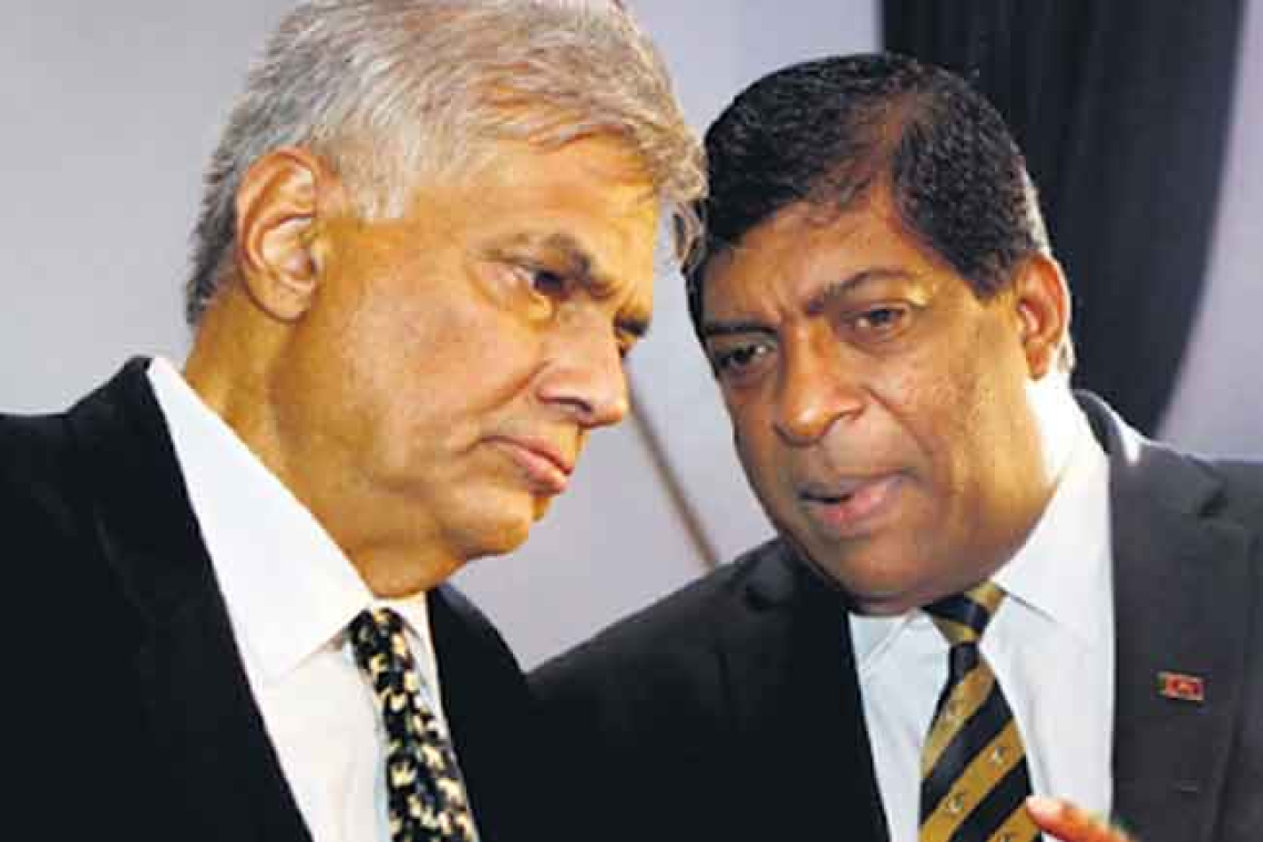 හිටපු ජනපති රනිල් වික්‍රමසිංහට සැත්කමක් -  රවී කරුණානායක 