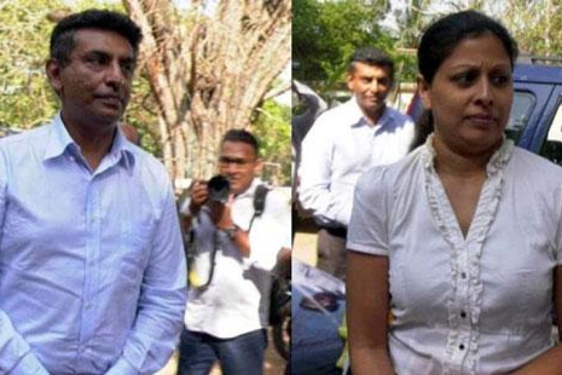 ශ්‍රීලංකන් හිටපු ප්‍රධාන විධායක නිලධාරී කපිල චන්ද්‍රසේනගේ බිරිඳට සහ ශමීන්ද්‍ර රාජපක්ෂට විවෘත වරෙන්තු