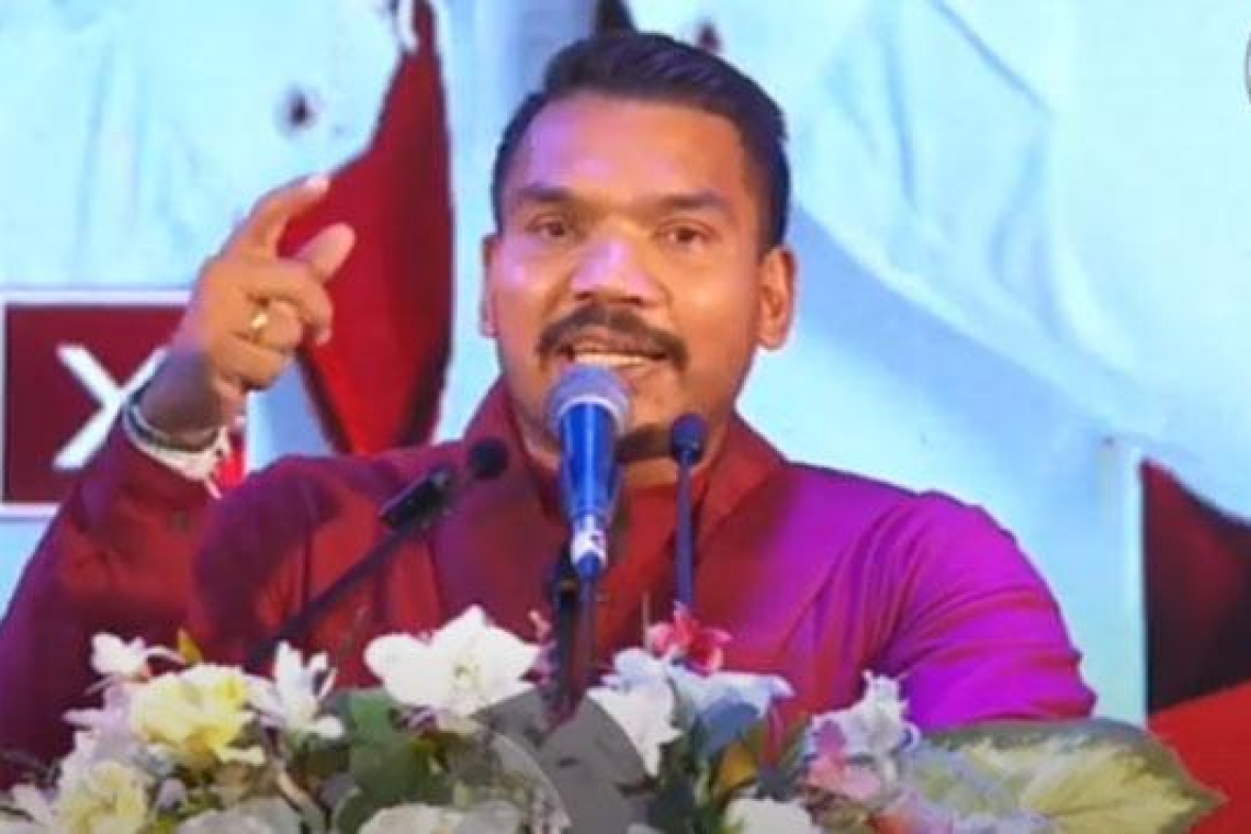 V8 එකක ඇන්ජිමක් නාමල් හොයයි