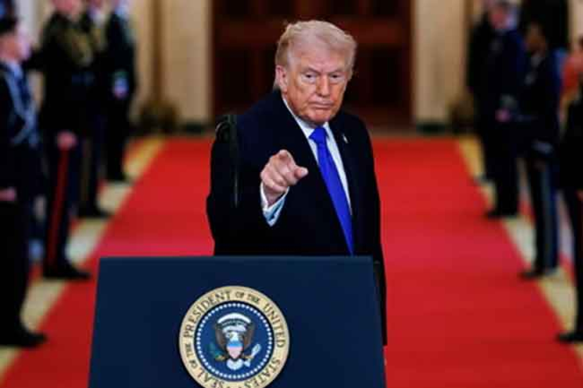 සිය හමුදාවට සීරුවෙන් සිටින්නැයි ජනපති ට්‍රම්ප්ගෙන් දැනුම්දීමක්