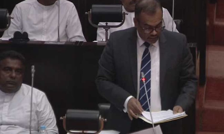 වසර හතරක් තුළ විවිධ අර්බුද හමුවේ ආයතන ලක්ෂ දෙකකට වැඩි ගණනක් වහලා