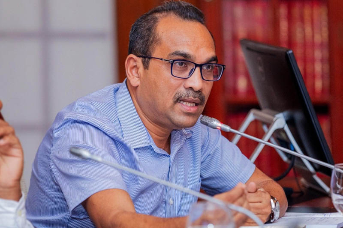 ලංගම කොන්දොස්තරවරු දවසකට කෝටි 2 ක් ගසාකනවා - අමාත්‍ය බිමල් රත්නායක