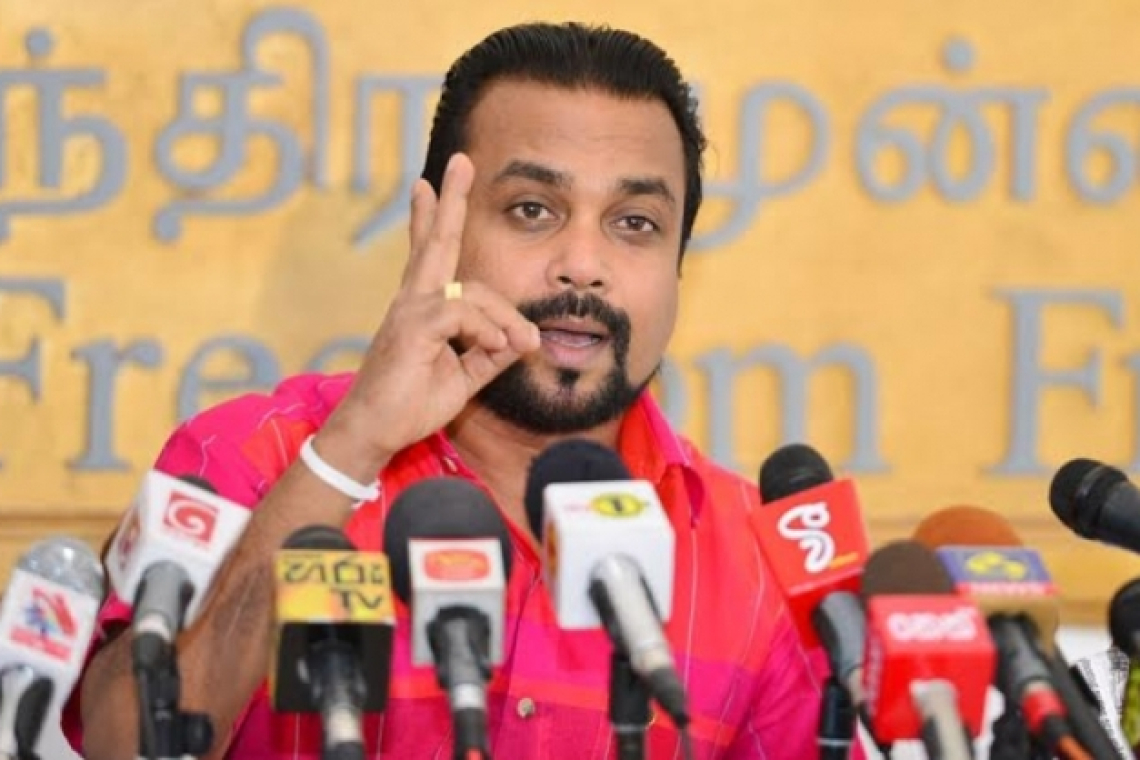 අඟුරු කුමාරලාටයි, බාල කුමාරලාටයි යන්න වෙන්නේ හිරේ! රට පාලනය කරන්නේ ජනාධිපති නෙවෙයි ධම්මිකයි” – විමල්ගෙන් දැඩි ප්‍රහාරයක් !