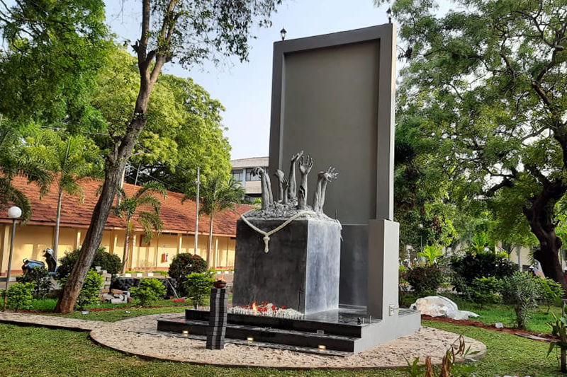දෙමළ යුද පීඩිතයන්ගේ සමාධියට යළි පණ දෙන්නට මුස්ලිම් ජනයාත් එක්වේ