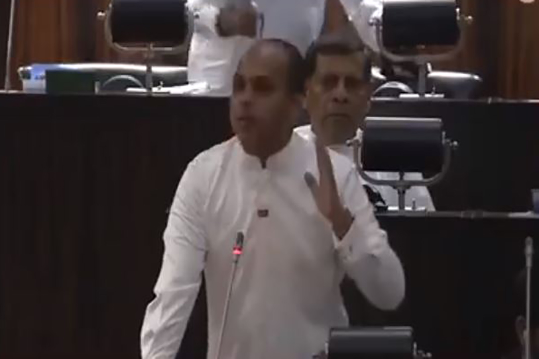 ආණ්ඩුව පෙන්නනවා විතරයි තුනෙන් දෙකක් නෑ! මරික්කාර්ගෙන් ප්‍රහාරයක්